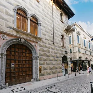  Apartment Palazzo Confalonieri Da Lisca