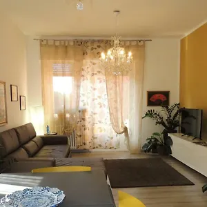 Residenza Arusnati Appartement